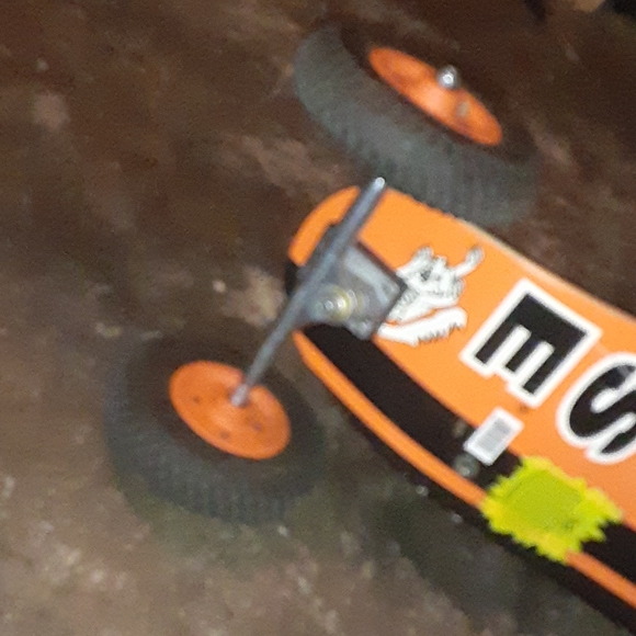 Mongoose skateboard truck tires - Picture 3 of 4